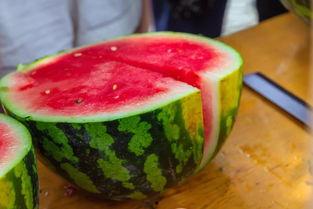 大学推特网红吃瓜,揭秘大学推特网红的吃瓜日常